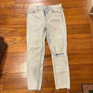 American Eagle Outfitters Light Wash Distressed Ankle Jeans